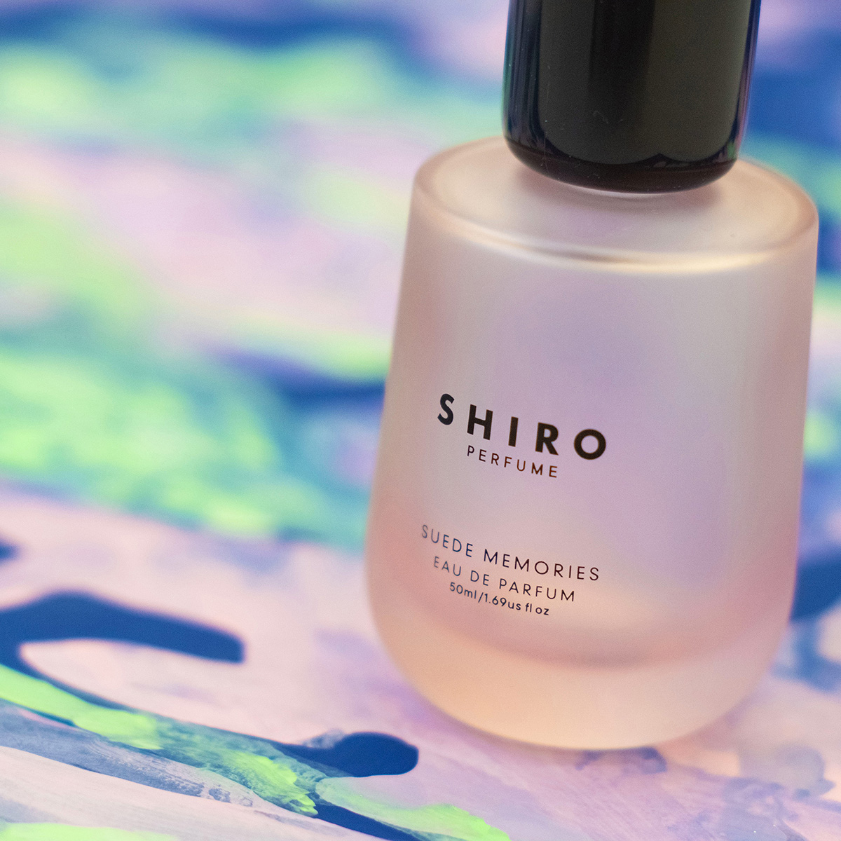 心がときめく、新しいスパイシーフローラル<br>春のはじまりと共に一歩をあゆむ「SUEDE MEMORIES」