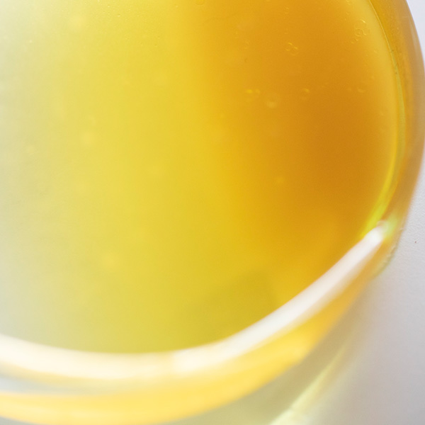 ＜ビューティーコラム vol.17＞クレンジングオイルの適切な使い方は？毛穴や角栓ケアに効果的な方法もご紹介