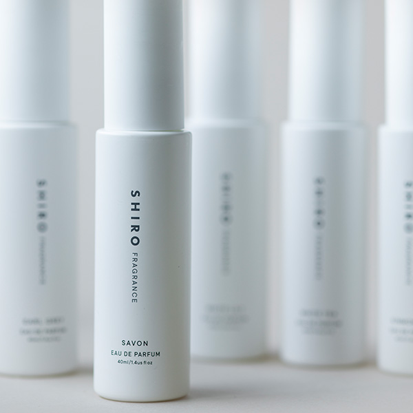 ＜ビューティーコラム vol.25＞香水を足首に付ける効果は？香りがしない原因やシーン別の付け方もご紹介