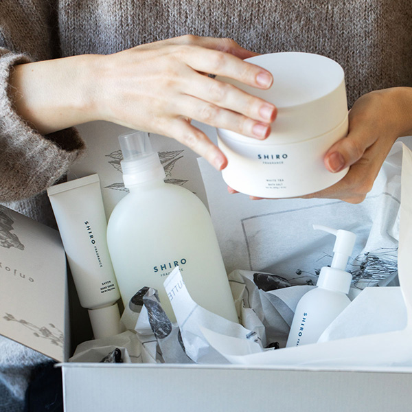 ＜ビューティーコラム vol.49＞喜ばれる香りのプレゼントの選び方は？おすすめ製品や人気の香りもご紹介