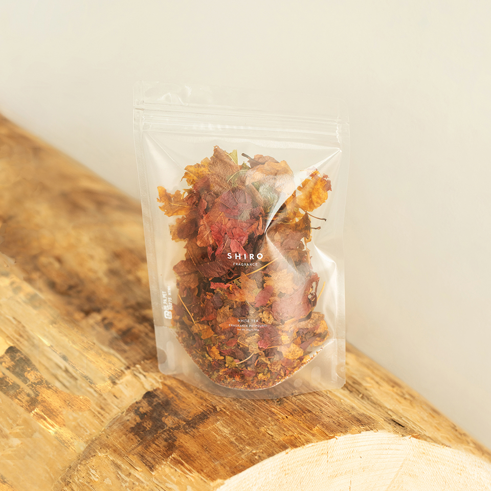 お部屋にいながら森を感じ、心ほどける『ホワイトティー フレグランスポプリ』が数量限定で登場