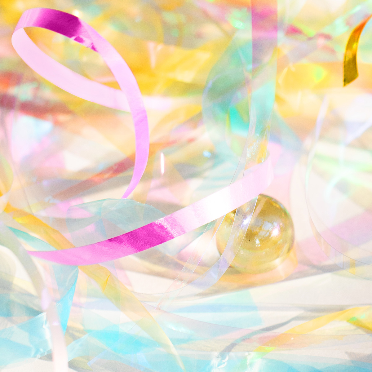 香りときらめきで彩る、夏の肌まとうたび心ときめく、3種の「ジェルパフューム」が数量限定で登場