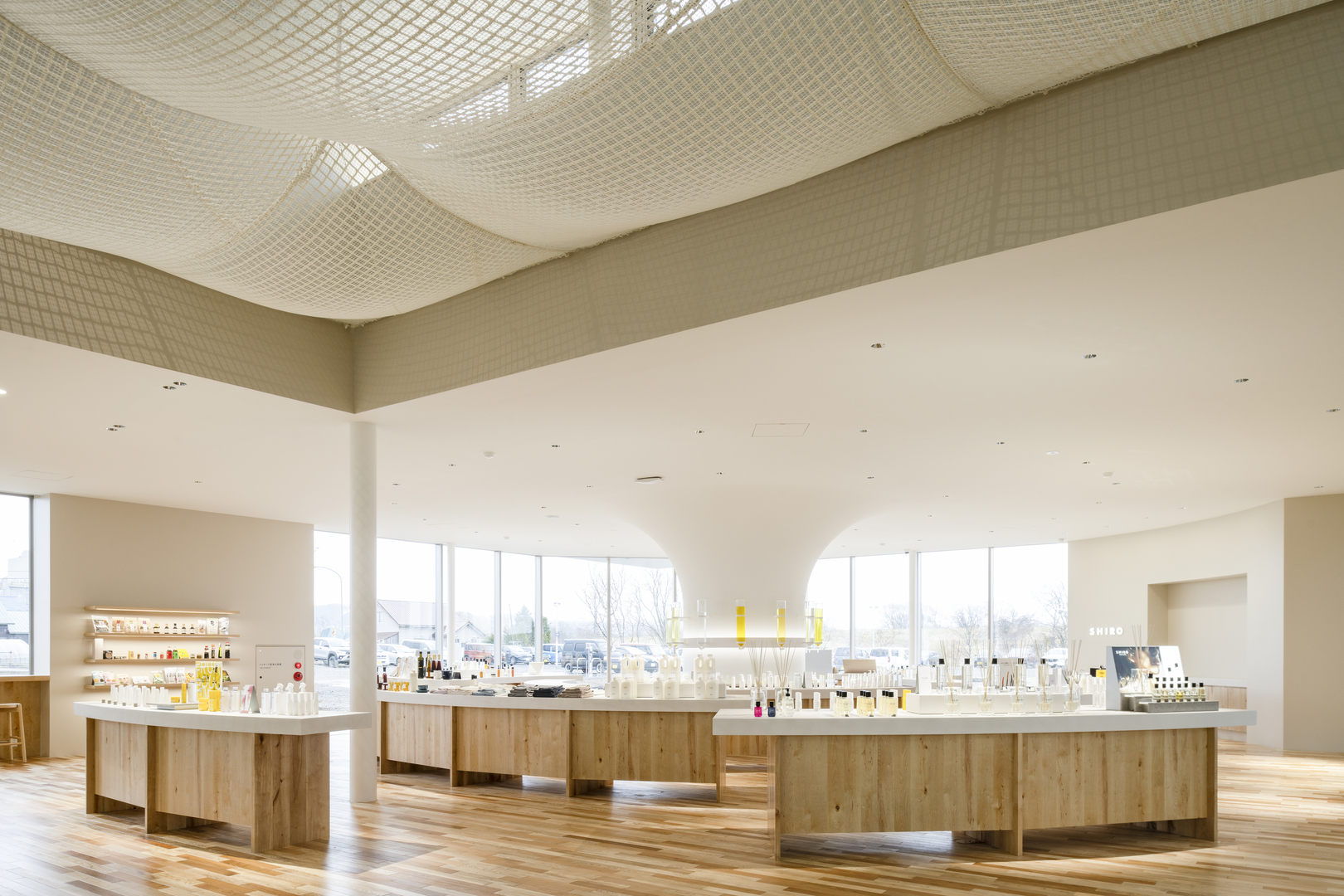 廃棄化粧品ゼロを目指す学生団体「RCAP」とともにSHIRO 砂川本店にて2日間の製品販売会を実施