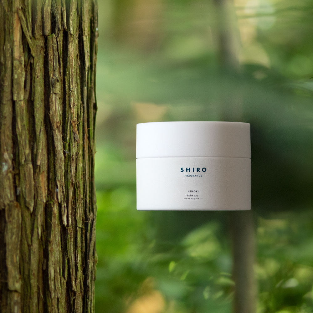 木々の中で森林浴をしているような 穏やかで凛としたヒノキ、ヒバの香りに癒されるケアアイテム