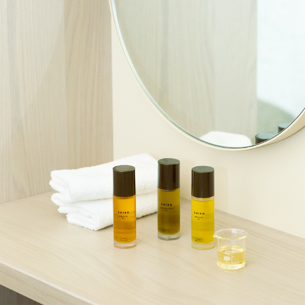 製品の魅力を熟知する林が施術する新メニュー全身を巡らせるボディトリートメントが登場