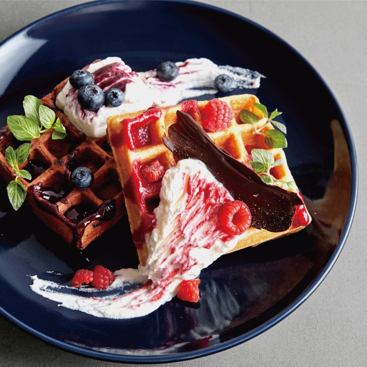 【SHIRO CAFE】ホリデー限定のワッフルプレート/ドリンクが登場[砂川本店]